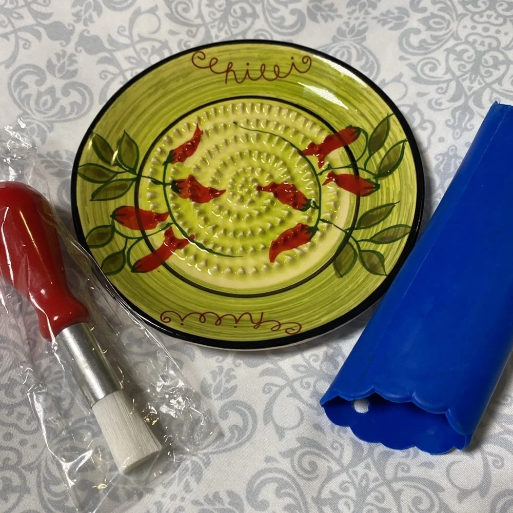 NWOT Hand Painted Ceramic Fine French Great Grater- James Design